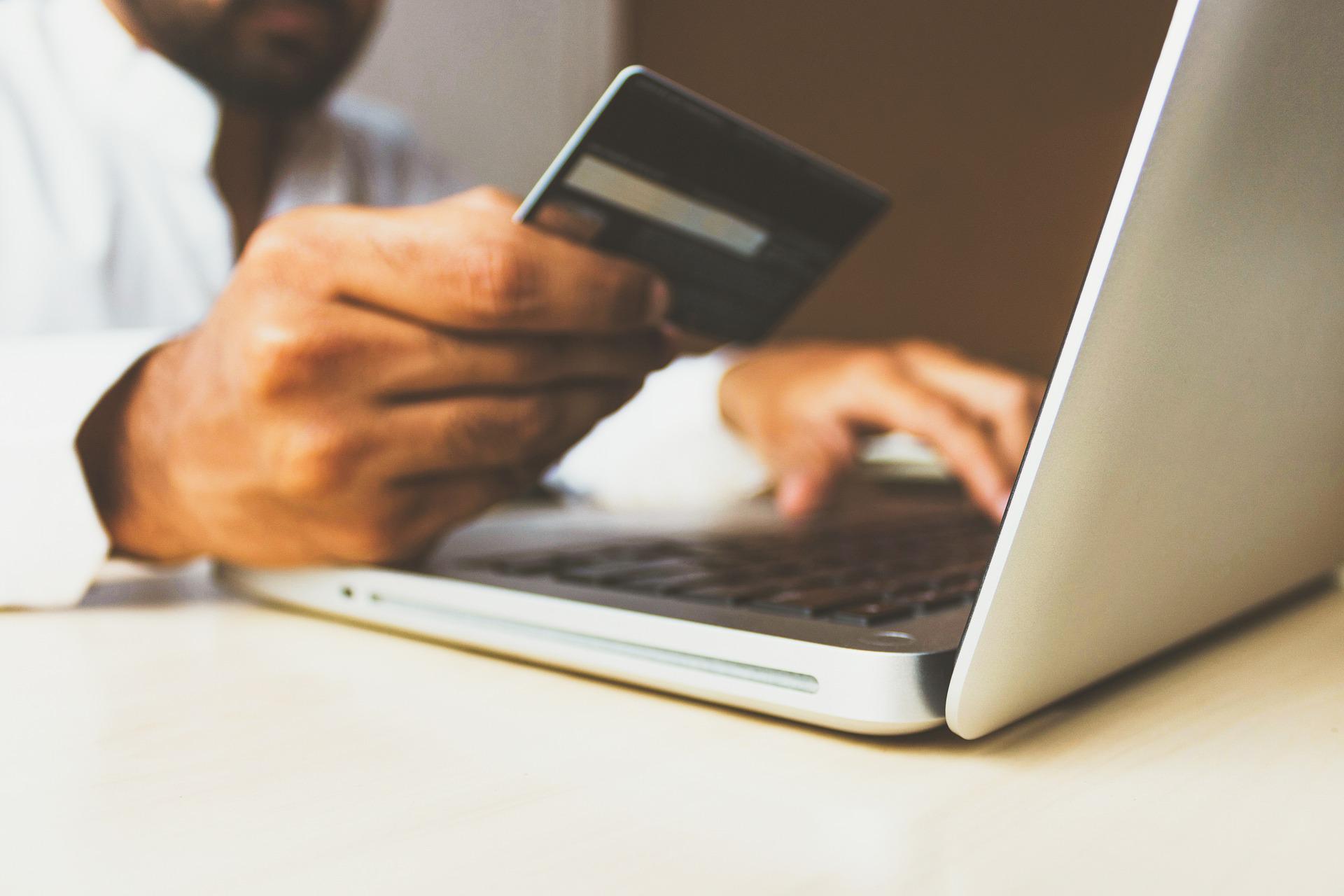 Dle výzkumu obliba online nákupů roste – tisková zpráva